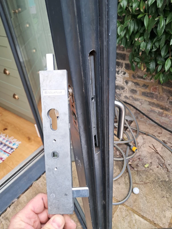 bifolding door lock